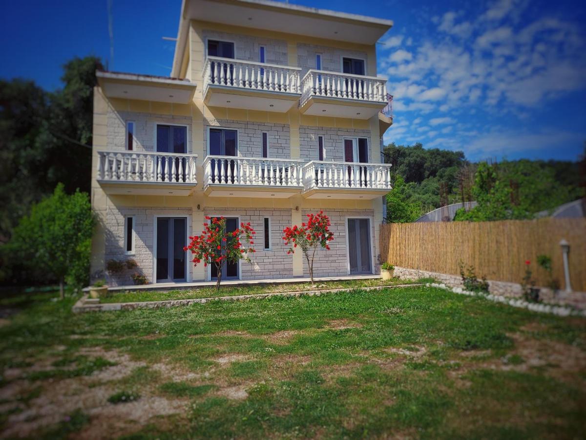 Calma Studios Parga Luaran gambar